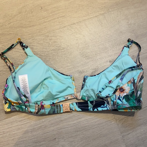 Nanette Lepore Floral Bikini 👙 Top - Picture 8 of 8